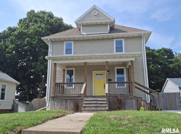 435 W MAPLE Street, Canton, IL 61520