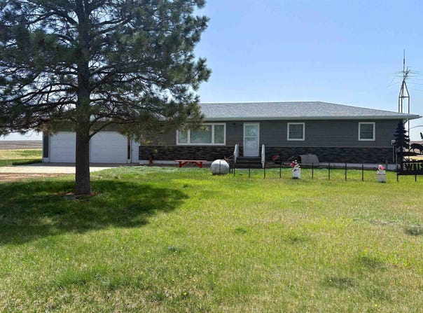 2684 NW 19th St., Benedict, ND 58716