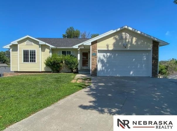 19003 Morrissey Circle, Omaha, NE 68022