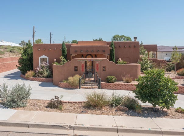 1628 Drake Road, Los Lunas, NM 87031