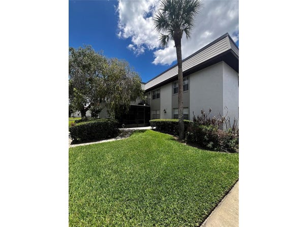 110 WINDTREE LANE, WINTER GARDEN, FL 34787