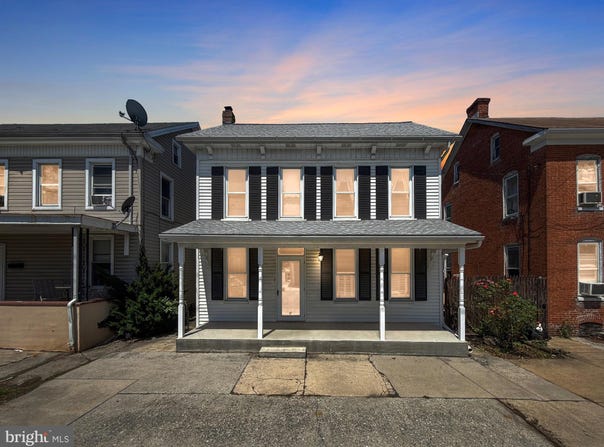 636 BROADWAY, HANOVER, PA 17331