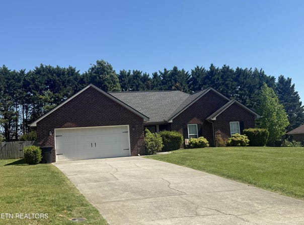 260 Edinburgh Drive, Lenoir City, TN 37771