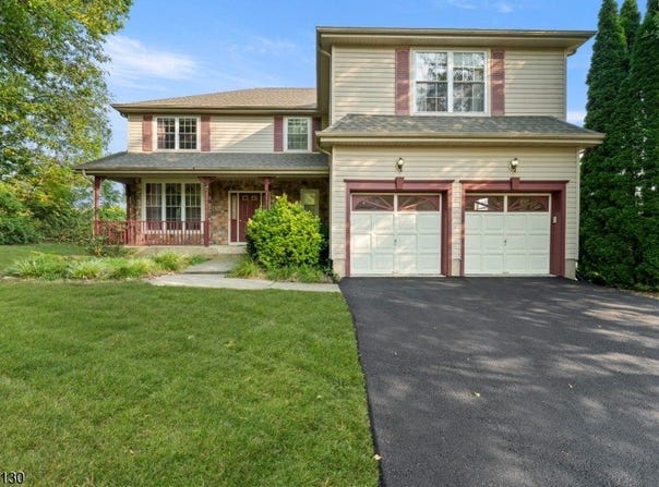 132 Pudding Stone Way, Lopatcong Twp., NJ 08865-2069