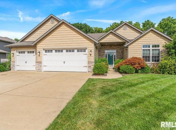 512 ORCHARD Avenue, Chatham, IL 62629