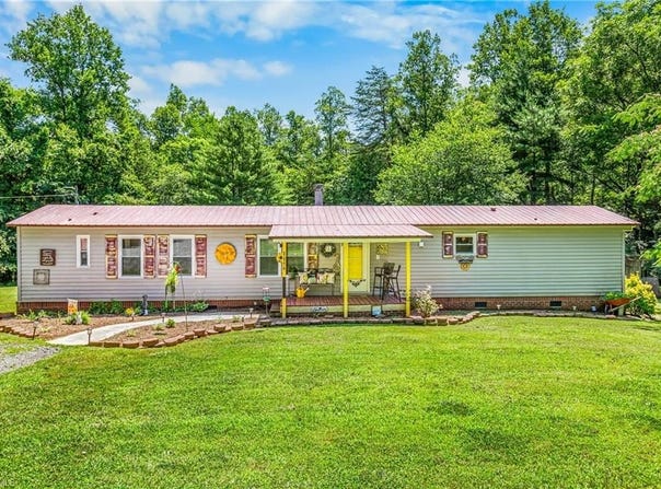1174 Byrds Curve Road, Elkin, NC 28621