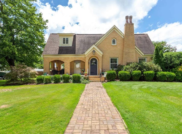 1900 3RD AVENUE, PELL CITY, AL 35125