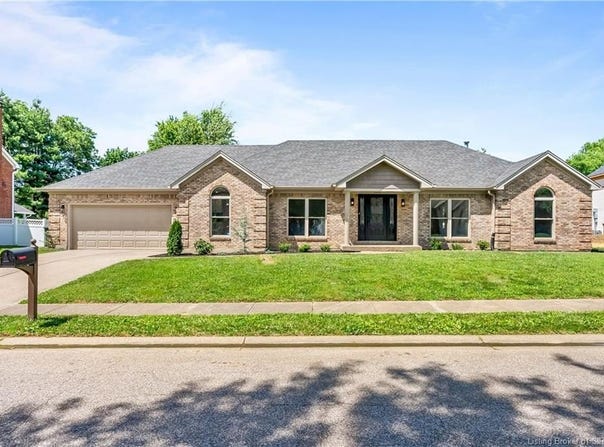2305 Elk Pointe Boulevard, Jeffersonville, IN 47130