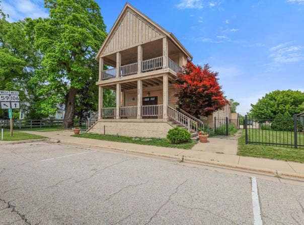 210 N 2nd St, Palmyra, WI 53156
