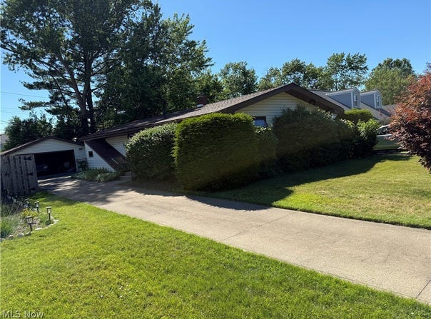 2174 Rockefeller Road, Wickliffe, OH 44092