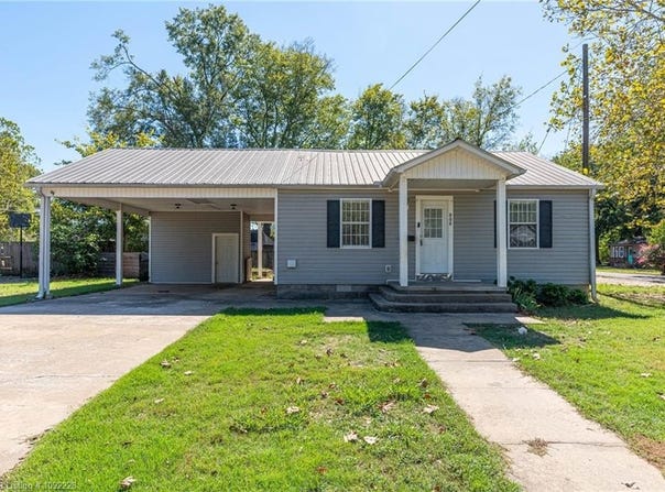 906 Short Mountain ST, Paris, AR 72855