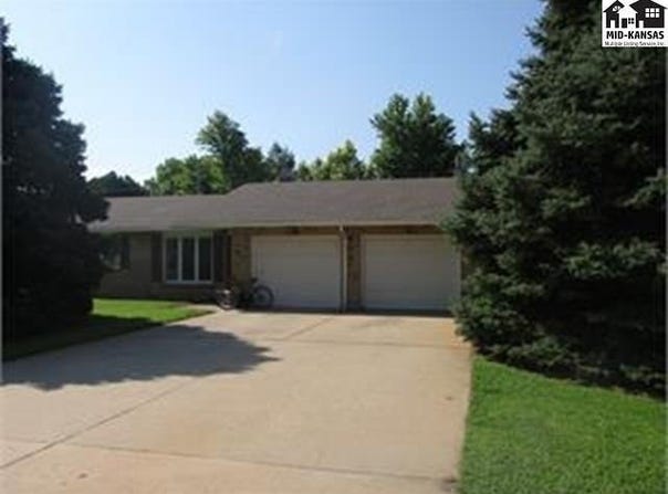 603 E 43rd Ave, Hutchinson, KS 67502