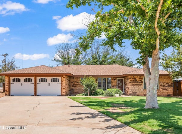 109 Amanda Street, Levelland, TX 79336