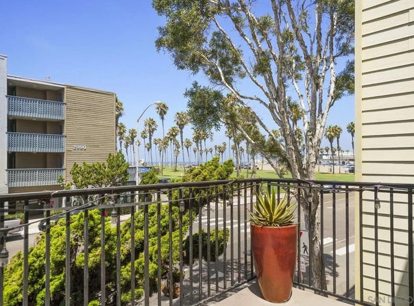 2999 Mission Blvd unit: 201, San Diego, CA 92109