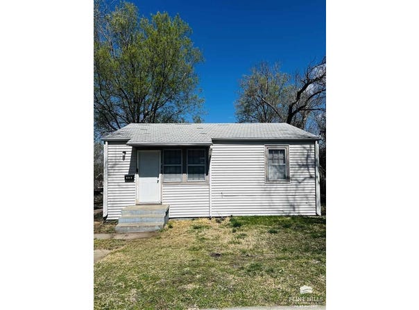 748 W 1st Street, Junction City, KS 66441