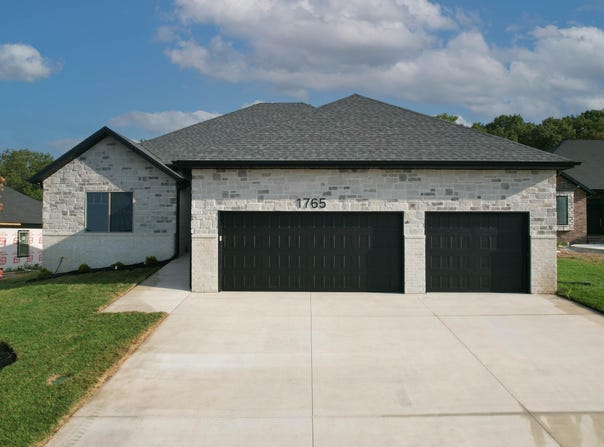 1765 W Gaslight Drive, Springfield, MO 65810