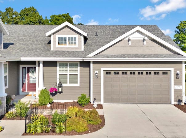 N62w21656 Augusta Pkwy, Menomonee Falls, WI 53051