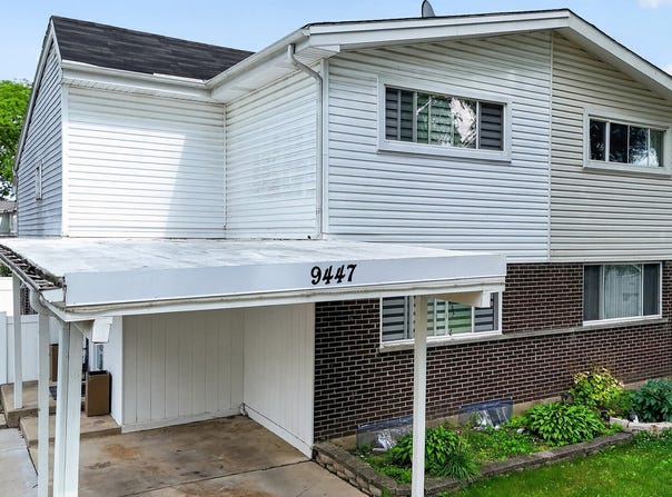 9447 Meadow Lane, Des Plaines, IL 60016