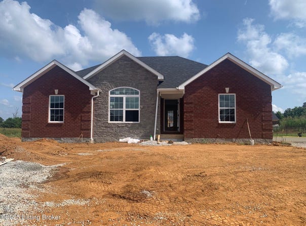 106 Flagstaff Dr, Coxs Creek, KY 40013