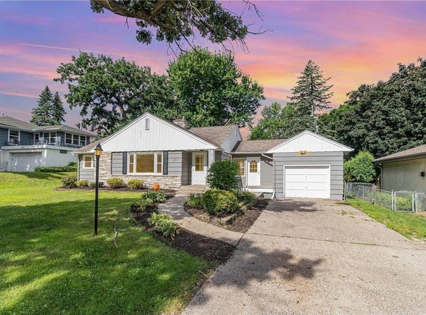 3917 Douglas Drive N, Crystal, MN 55422