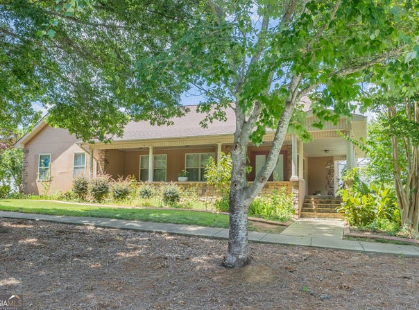 324 Avenue Of The Oaks, Rock Spring, GA 30739