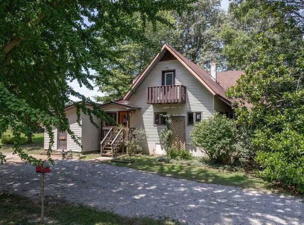 2539 Springhill Rd., Clinton, KY 42031