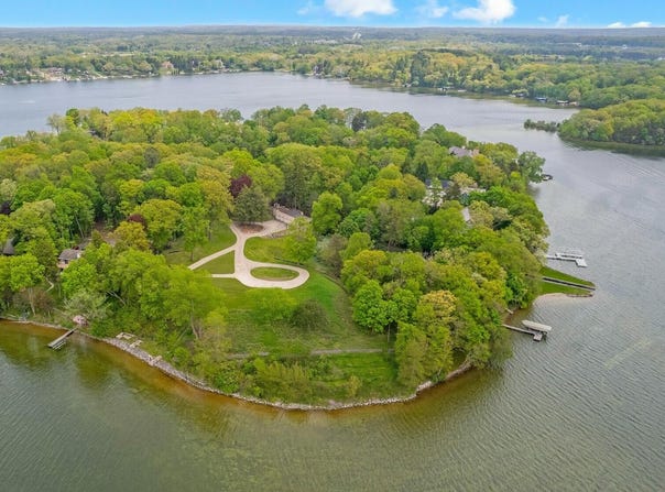 4545 N Hewitts Point Rd, Oconomowoc, WI 53066