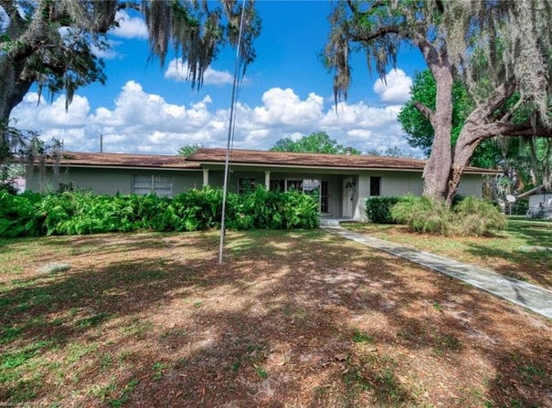 25 Forest Hill Court, Avon Park, FL 33825