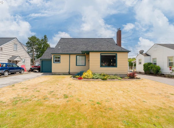 1028 20TH AVE, Longview, WA 98632