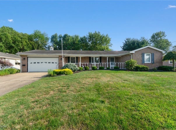 959 Dogwood Drive, Hubbard, OH 44425