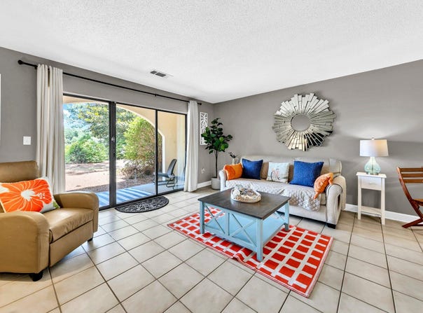 305 Southlake Court, Niceville, FL 32578