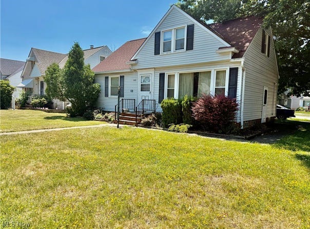 410 Maplewood Drive, Willowick, OH 44095