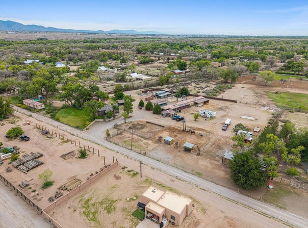 490 E Valverde Road, Corrales, NM 87048
