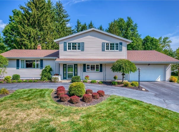 6777 Eastgate Drive, Mayfield Village, OH 44143