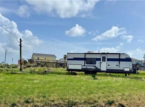101 Seaward Avenue, Cameron, LA 70631