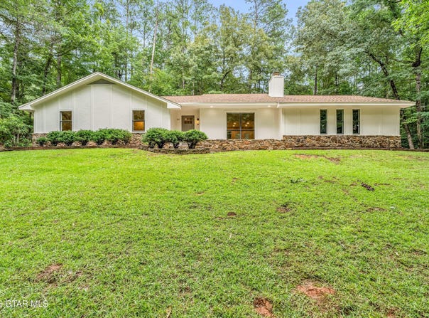 60 Savelle Circle, Columbus, MS 39705