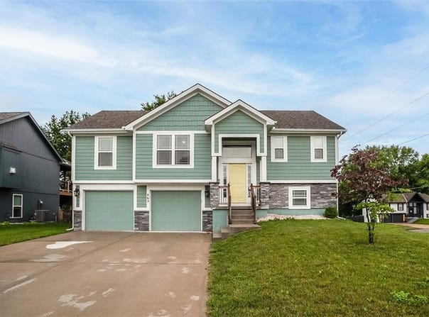 465 Lilly Lane, Liberty, MO 64068