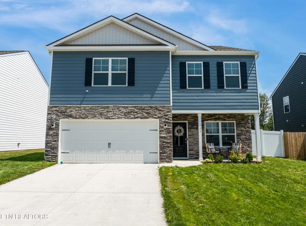 127 Summit Ridge Ln, Oak Ridge, TN 37830