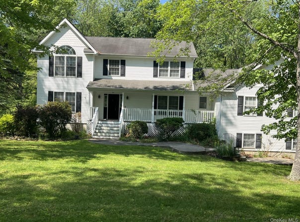 63 Station Road, Salisbury Mills, NY 12577