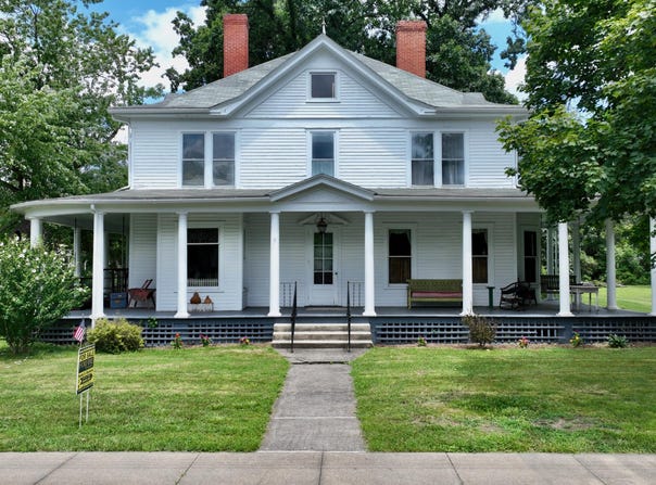 192 Clay St, Alderson, WV 24910