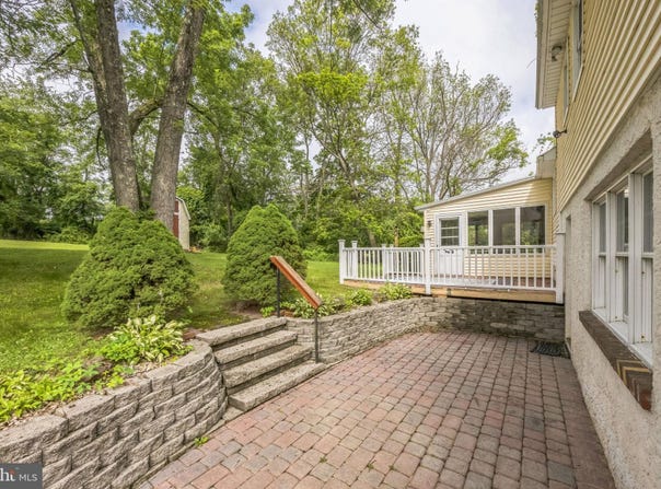 886 SACKETTSFORD ROAD, IVYLAND, PA 18974