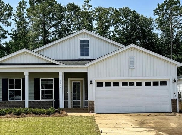 1915 Deercreek Drive, Manning, SC 29102
