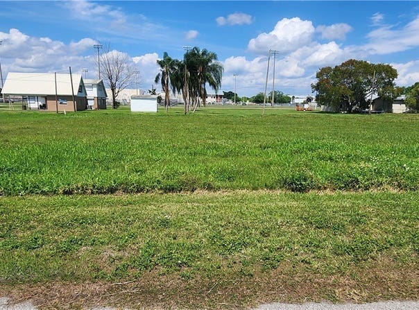 671 & 643 Avenue N SW, Moore Haven, FL 33471