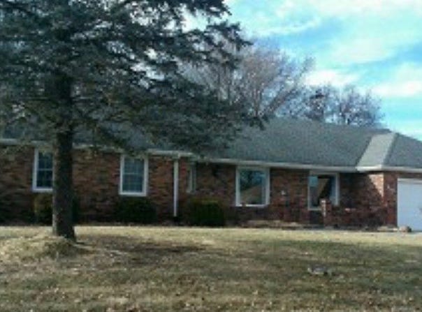 910  Summit, Chillicothe, MO 64601