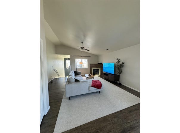 2694 Pinto Ln, IA 52240