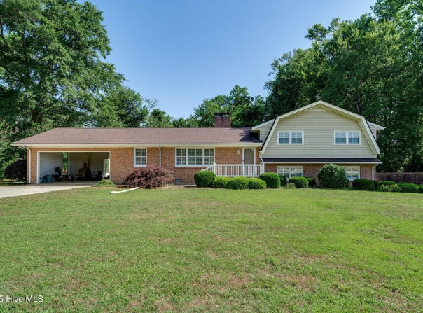 190 Halls Pond Road, Rose Hill, NC 28458