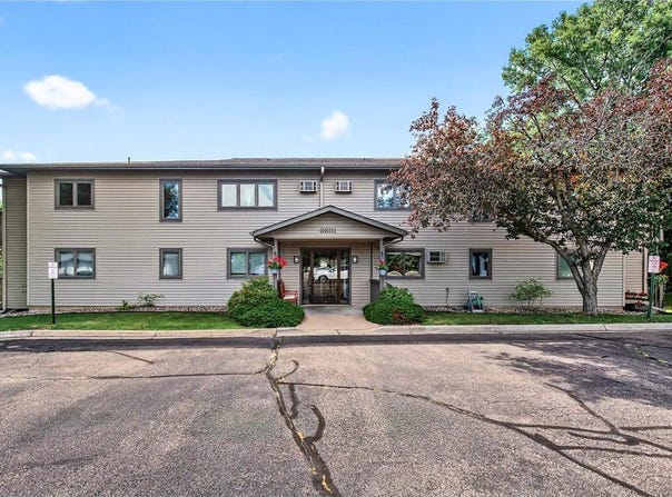 6601 Buckley Circle, Inver Grove Heights, MN 55076