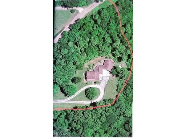 225 Homestead Drive, New Concord, OH 43762