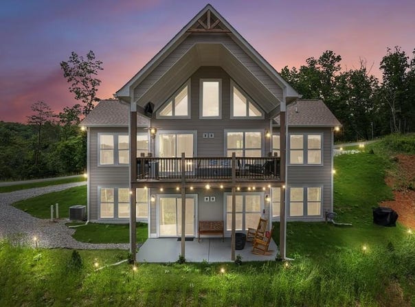 497 Jakes Landing Way, Ellijay, GA 30540