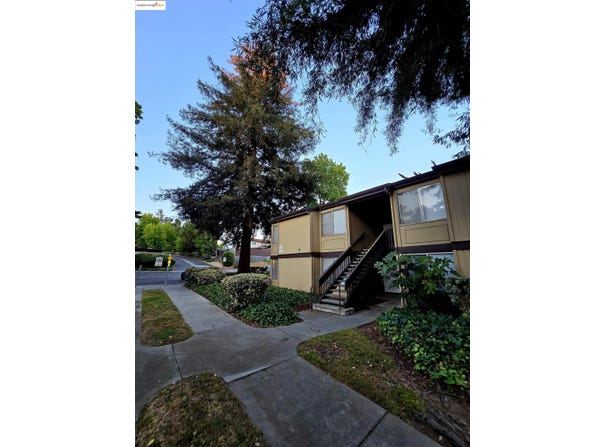 355 Parkview Ter, Vallejo, CA 94589